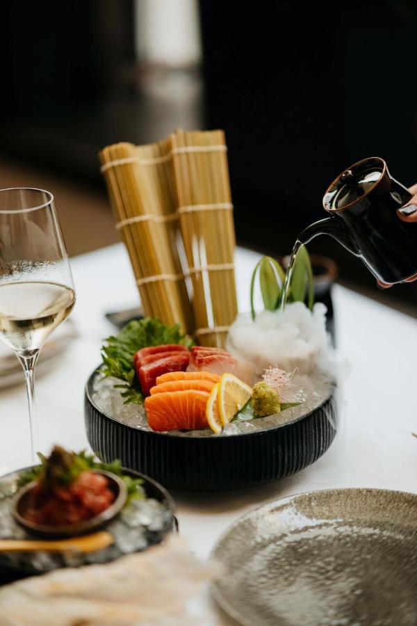 DO&CO Hotel München Exterior foto Sashimi
